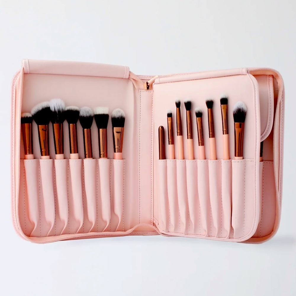 ✨ Luxie 30 Piece Rose Gold Brush Set